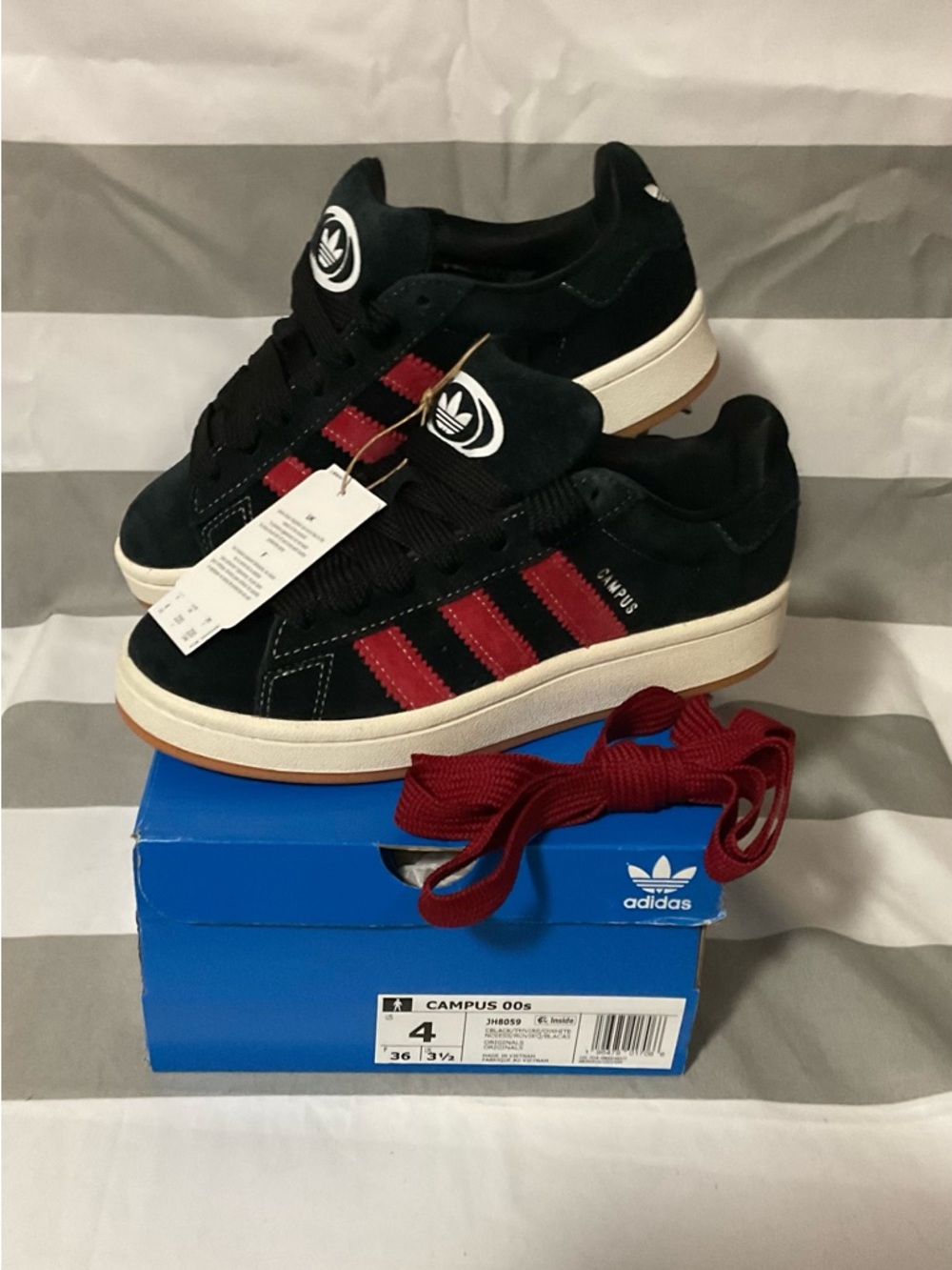 adidas Campus 00s New w/damaged OG box 4Y/5 Women’s Extra Laces Black/Red/Owhite
